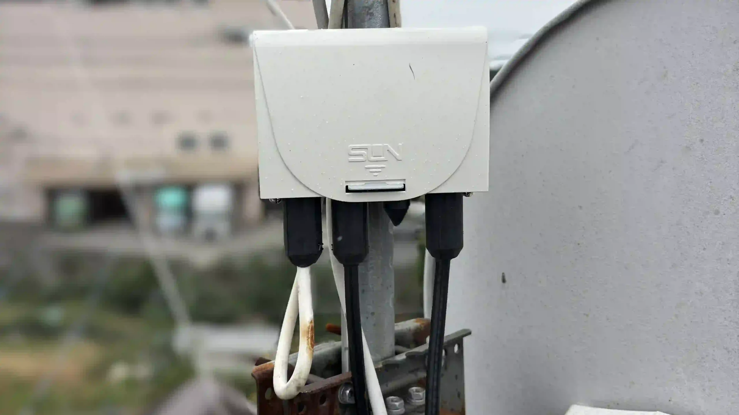 【2026年10月12日】新しく設置したサン電子製のブースター(4K8K衛星放送対応 電源分離型 利得切換式CS・BS・UHFブースタ HCBU453)【東京都多摩市】