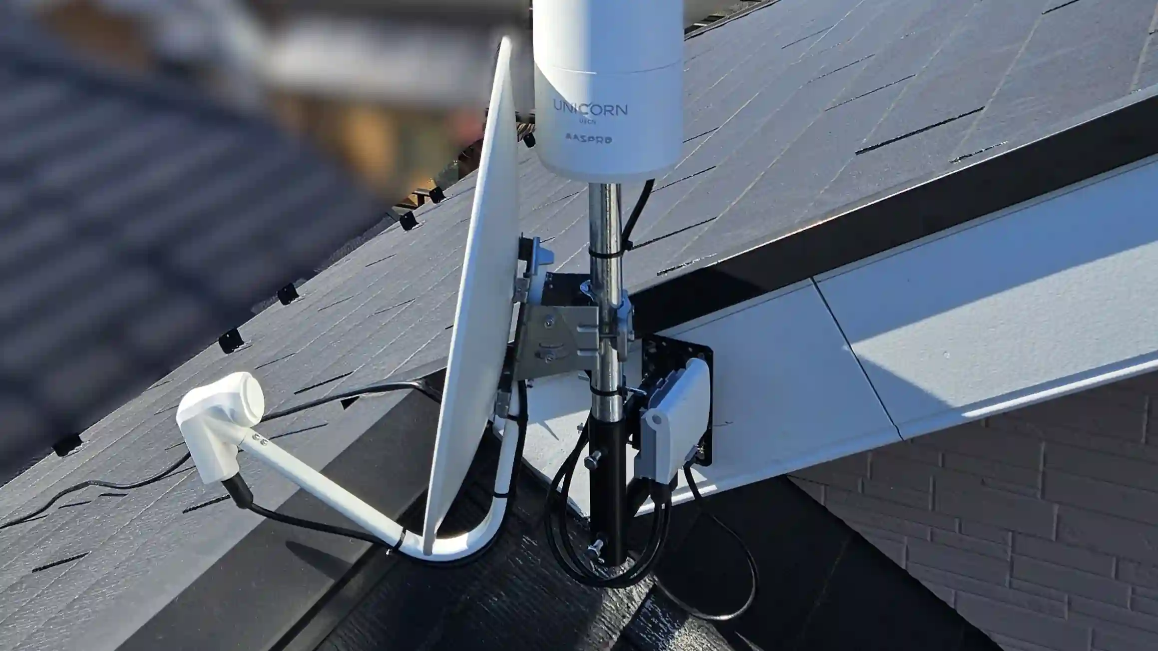 【2026年9月24日】新しく設置したサン電子製の『4K8K衛星放送対応　BS・110度CSアンテナ』と『4K8K衛星放送対応　電源分離型 利得切換式CS・BS・UHFブースタ（HCBU453）』【埼玉県川越市】